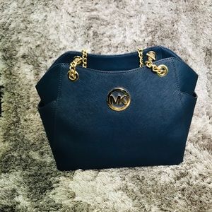 ✨SOLD ✨ Michael Kors Jet Set in Navy